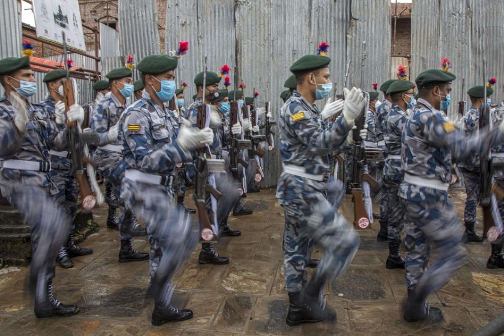 Il picchetto d'onore per lo scalatore - Ansa