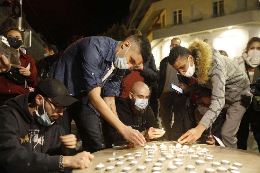Dolore a Nizza per le vittime dell'attentato - Ansa