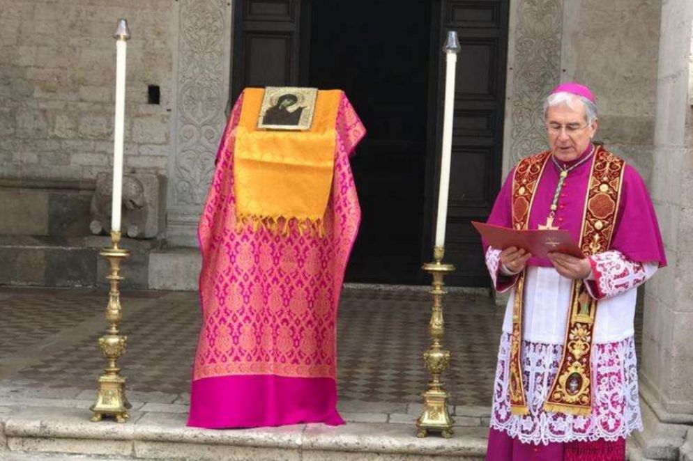 La benedizione dell'arcidiocesi di Spoleto-Norcia con la Santissima Icone - Arcidiocesi di Spoleto-Norcia