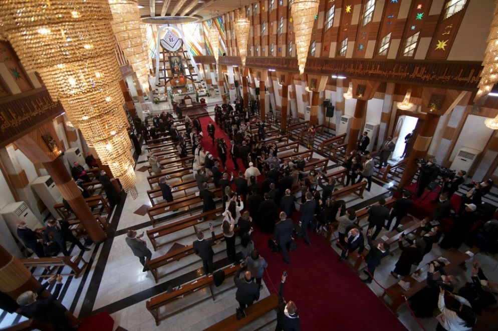 "Siamo riuniti in questa Cattedrale di Nostra Signora della Salvezza, benedetti dal sangue dei nostri fratelli e sorelle che qui hanno pagato il prezzo estremo della loro fedeltà al Signore e alla sua Chiesa. Possa il ricordo del loro sacrificio ispirarci a rinnovare la nostra fiducia nella forza della Croce e del suo messaggio salvifico di perdono, riconciliazione e rinascita. Il cristiano infatti è chiamato a testimoniare l'amore di Cristo ovunque e in ogni tempo. Questo è il Vangelo da proclamare e incarnare anche in questo amato Paese". Sono le parole che papa Francesco nella cattedrale siro-cattolica di Baghdad ha rivolto ai rappresentanti della comunità cattolica irachena, di fronte ai quali ha ricordato l'attentato di cui la chiesa è stata teatr nel 2010, che provocò 48 morti e un centinaio di feriti. - Reuters