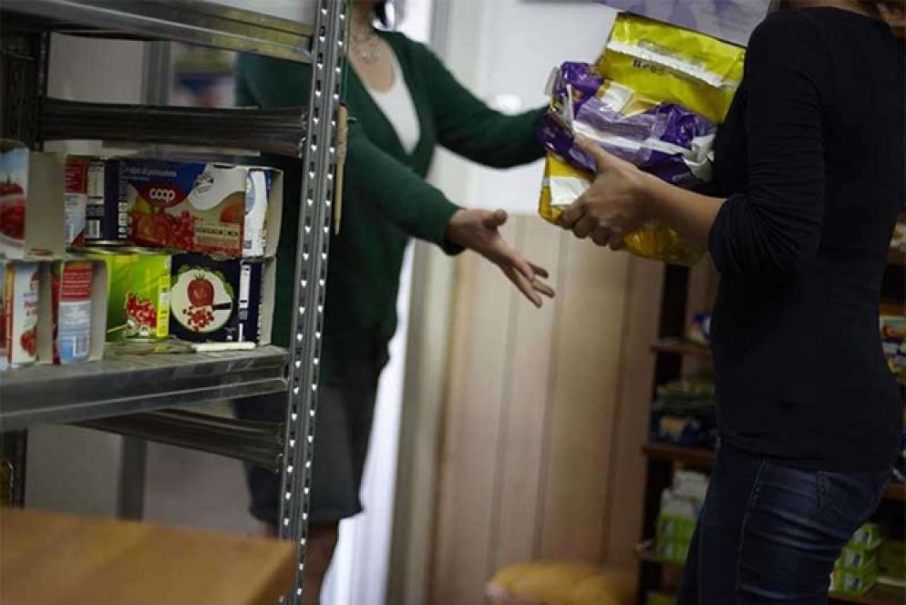 La Caritas continua ad assistere le famiglie bisognose con tutte le precauzioni necessarie - Archivio Avvenire