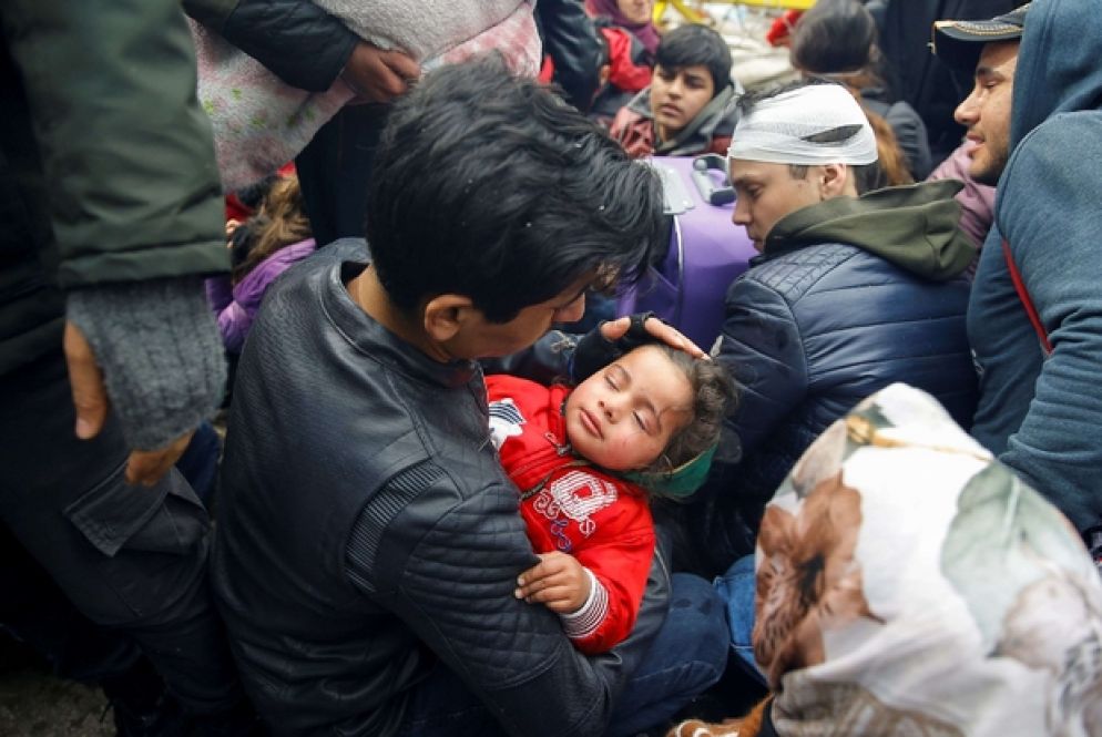 Profughi siriani ammassati nella zona di confine tra Turchia e Grecia a Pazarkule - Ansa