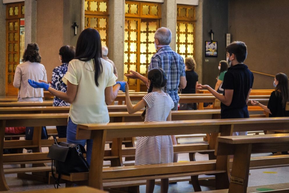 Una Messa seguendo le misure anti-Covid - Roberto Bianchetti