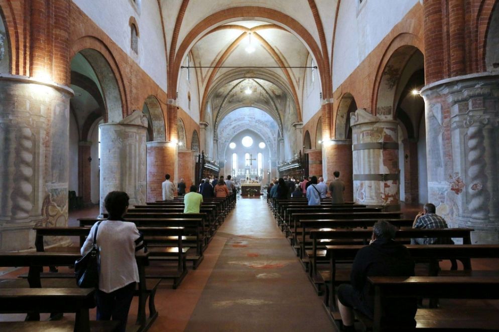 Chiaravalle: l'interno della chiesa abbaziale, consacrata il 2 maggio 1221, ottocento anni fa, dal vescovo di Milano Enrico Settala - Fotogramma-Massimo Alberico