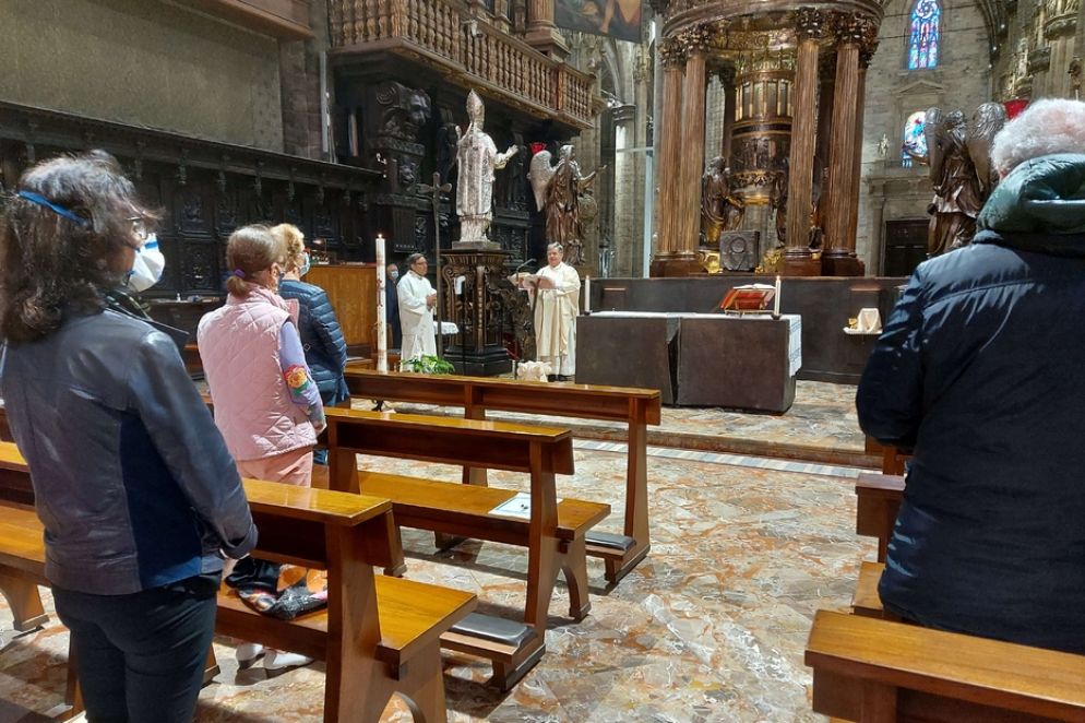La prima Messa "ritrovata" nel Duomo di Milano presieduta da monsignor Borgonovo - Avvenire