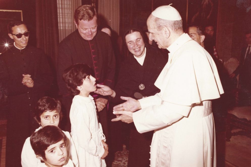 Paolo VI incontra i primi alunni dell'Istituto Effetà da lui voluto a Betlemme - Istituto Effetà