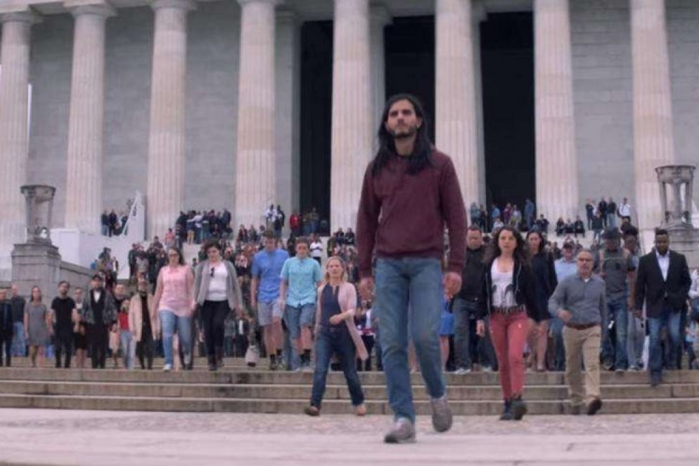 Un frame del trailer ufficiale della serie televisiva Messiah, distribuita da Netflix dal 1º gennaio 2020