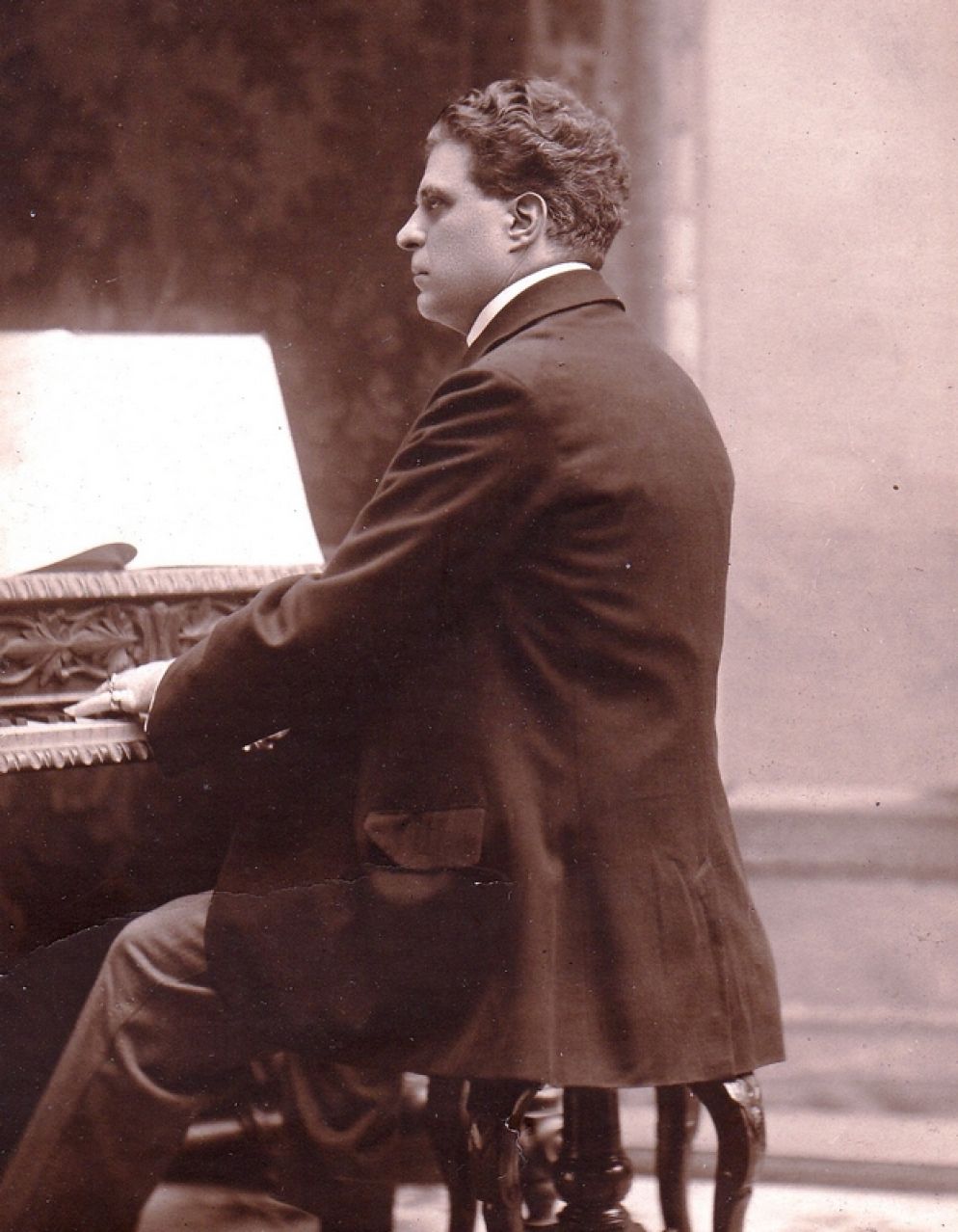 Pietro Mascagni (1863-1945) al pianoforte - Archivio famiglia Mascagni