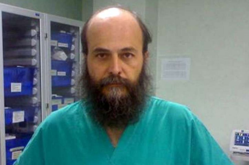 Il dottor Paolo Malacarne, primo direttore di un reparto ospedaliero in Italia, a Pisa, ad aver aperto le due terapie intensive (ordinaria e Covid) alle visite contingentate per i familiari dei pazienti