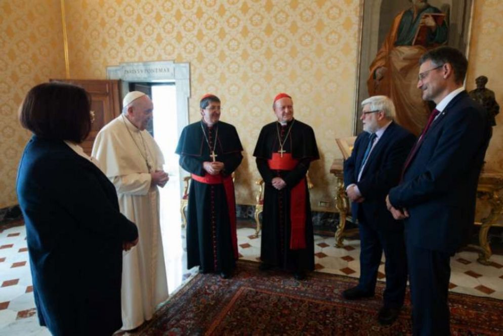 I curatori dell'opera sono stati il cardinale Betori e Bertalot già segretario generale della Società Biblica in Italia