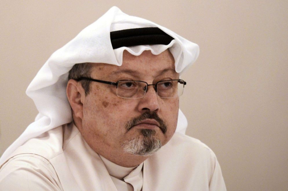 Il giornalista saudita Jamal Khashoggi, editorialista del "Washington Post": nell'ottobre del 2018 entrò vivo nel consolato saudita a Istanbul e ne uscì a pezzi in una valigia - Ansa