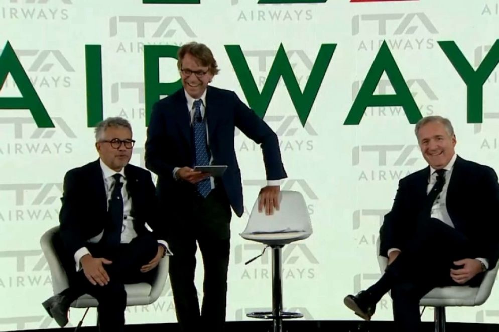 Fabio Lazzerini e Alfredo Altavilla con il giornalista Nicola Porro alla presentazione di Ita Airways