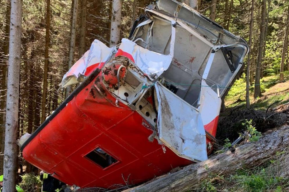 I resti della cabina precipitata - Ansa