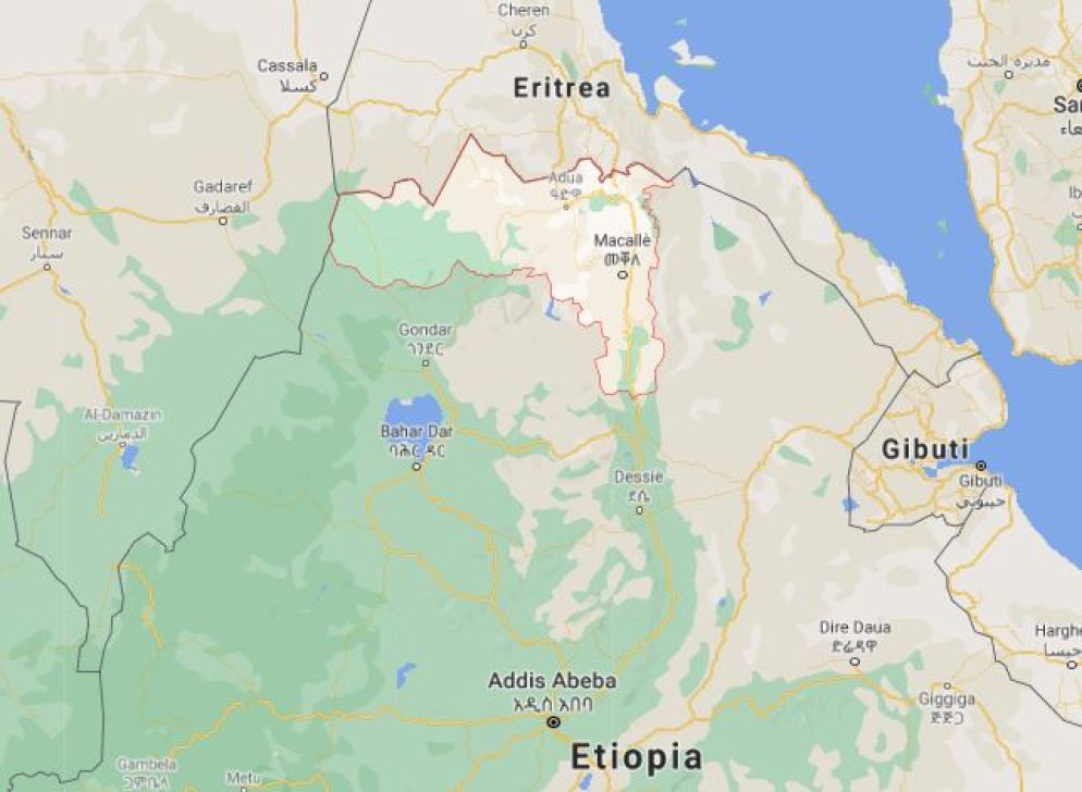 A nord l'Eritrea, a sud l'Etiopia. Contornata in rosso, la regione etiope del Tigrai - Google maps