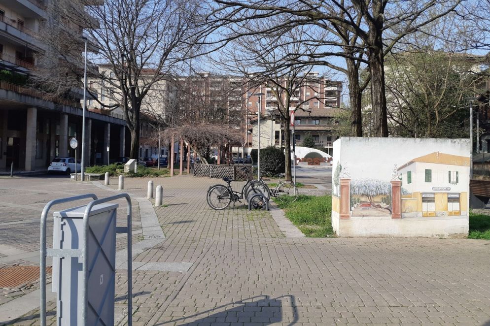 Bresso la piazza davanti al circolo Libertas - Francesco Riccardi