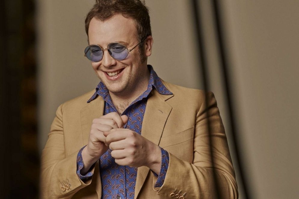 Raphael Gualazzi sarà in gara a Sanremo 70 con il divertente brano "Carioca"