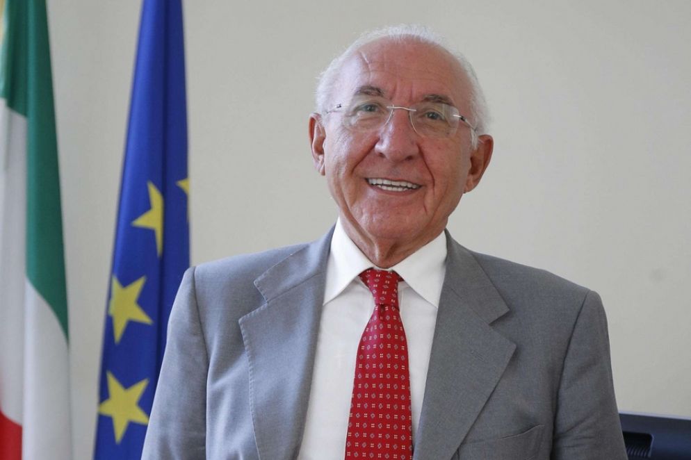 Il presidente Pasquale Stanzione, Garante della privacy: «La socialità oggi è anche questa, ma non lasciamo soli i ragazzi in un’esperienza che può essere pericolosa»