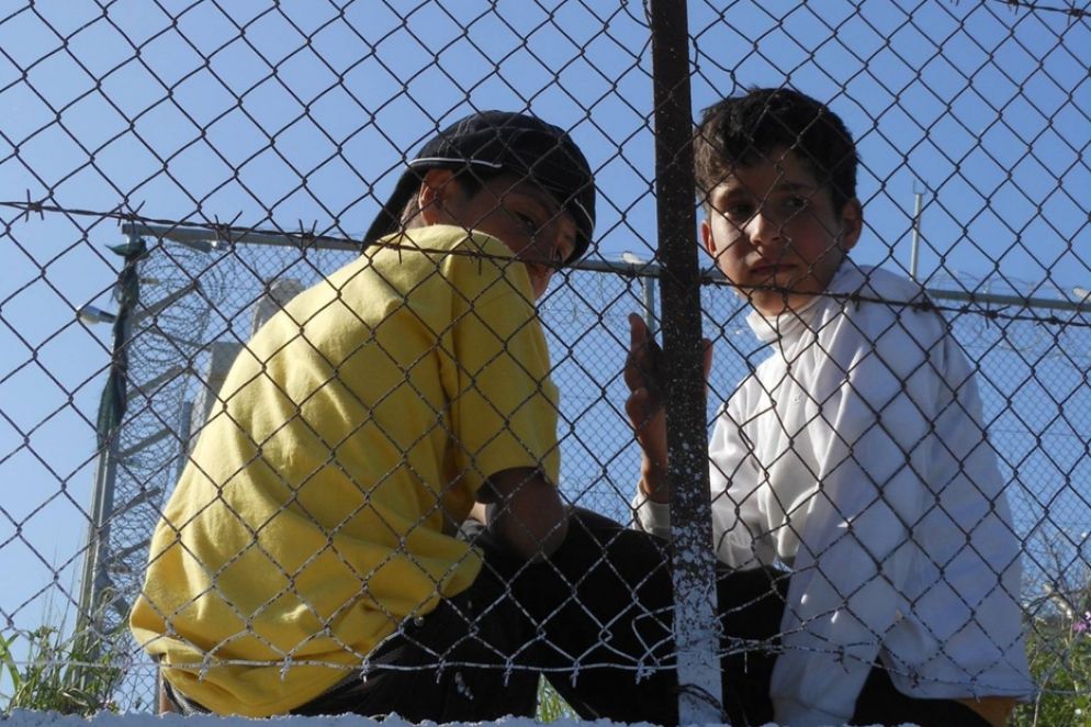 Due ragazzini nel campo di Lesbo - Foro Paolo Lambruschi