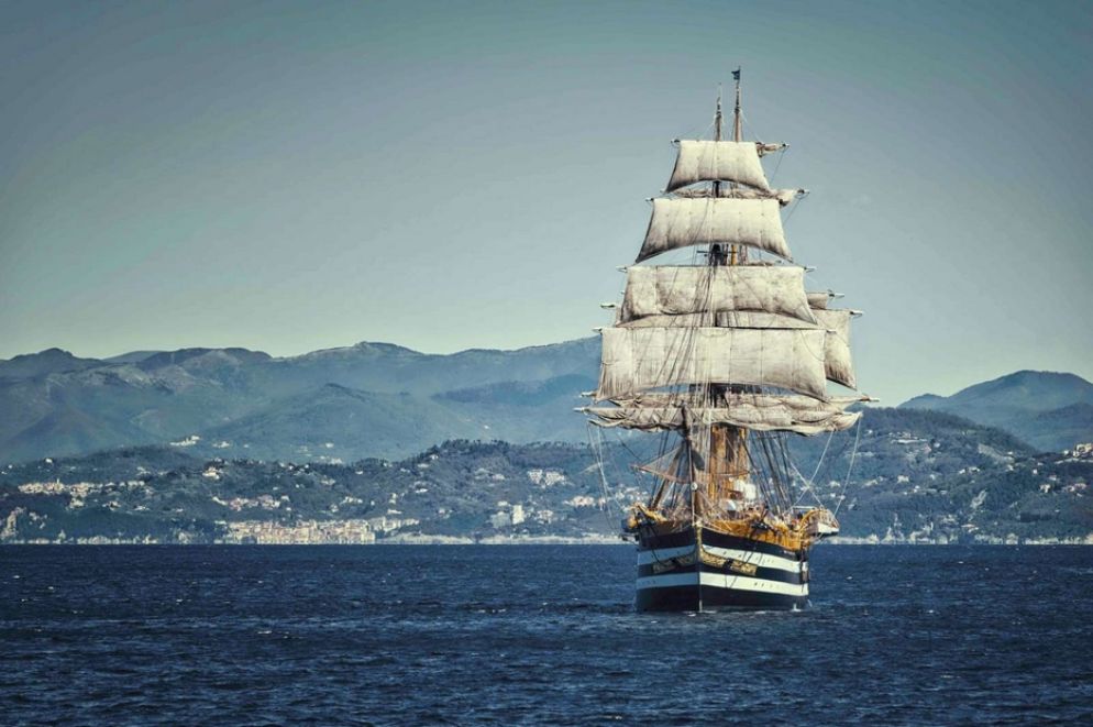 Nave Amerigo Vespucci in navigazione - Marina Militare