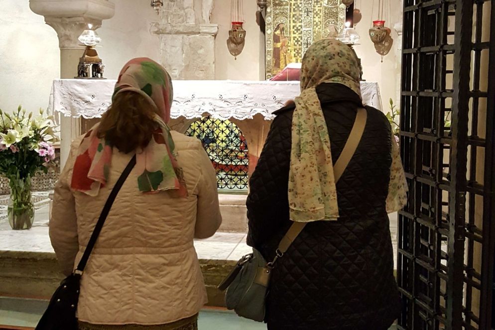 La reliquia di san Nicola nella cripta della Basilica di San Nicola a Bari - Avvenire