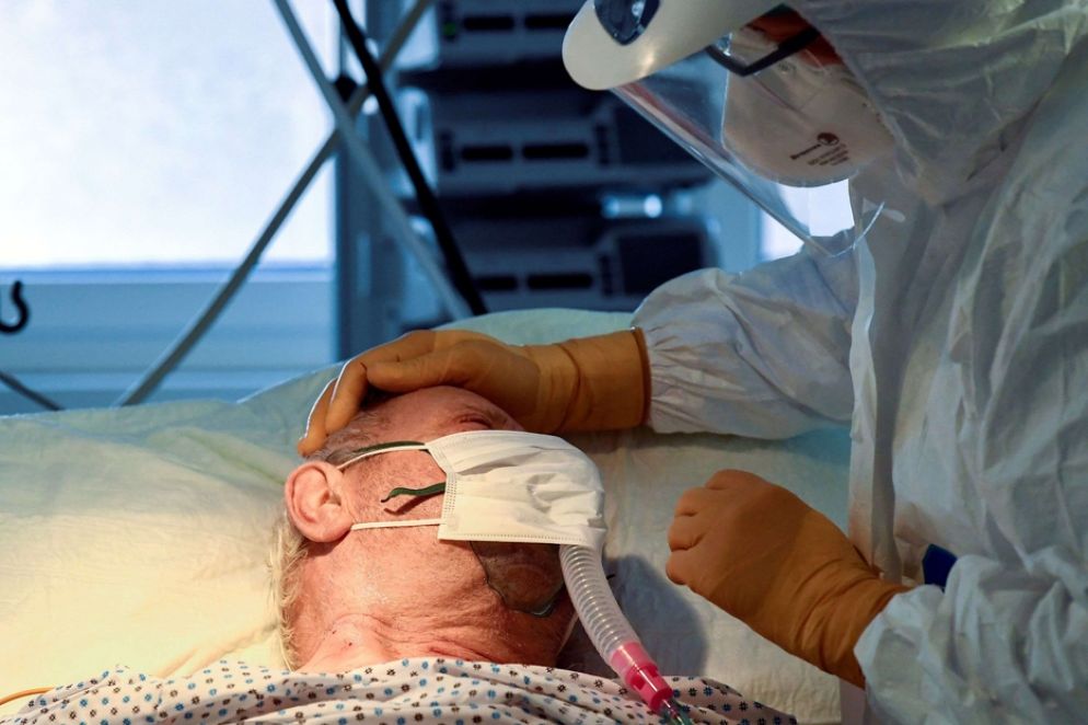 Un paziente in terapia intensiva per Covid-19 - Reuters