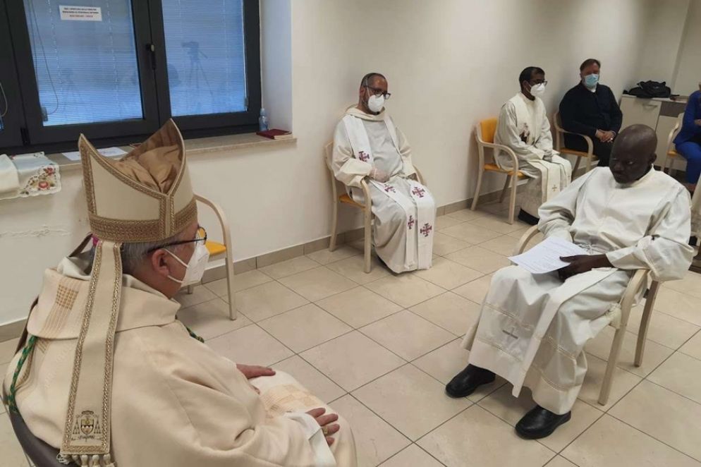 L'ordinazione di padre Livinius - Per concessione dell'Ordine dei Chierici regolari della Madre di Dio