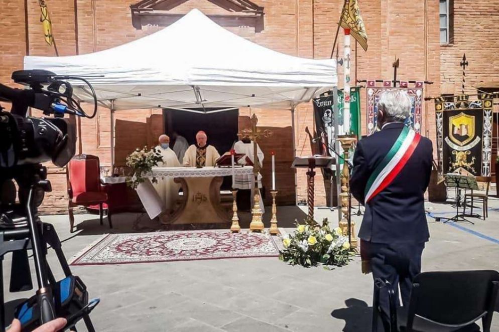 La Messa all'aperto con il cardinale Bassetti a Città della Pieve - Arcidiocesi di Perugia