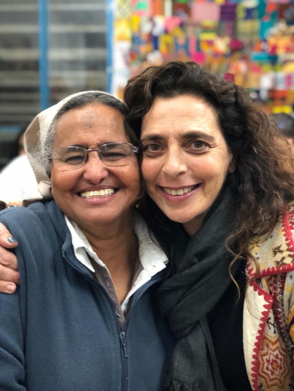 Suor Azezet e Diddy, con la quale ha fondato l'associazione Kuchinate - .