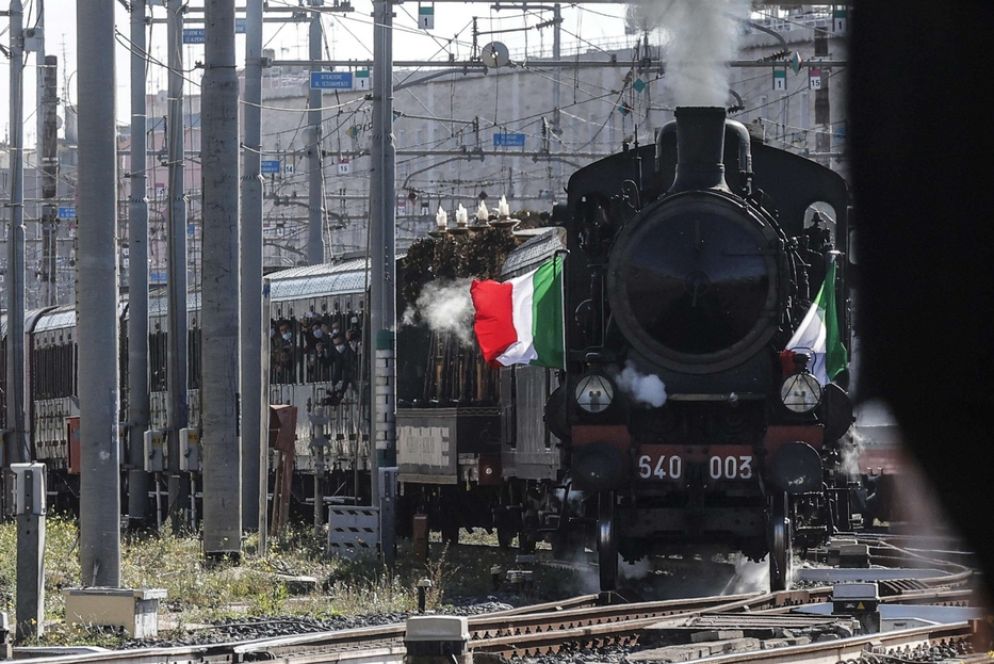 L’ingresso del treno commemorativo del Milite Ignoto a Roma Termini - Ansa/G.Lami