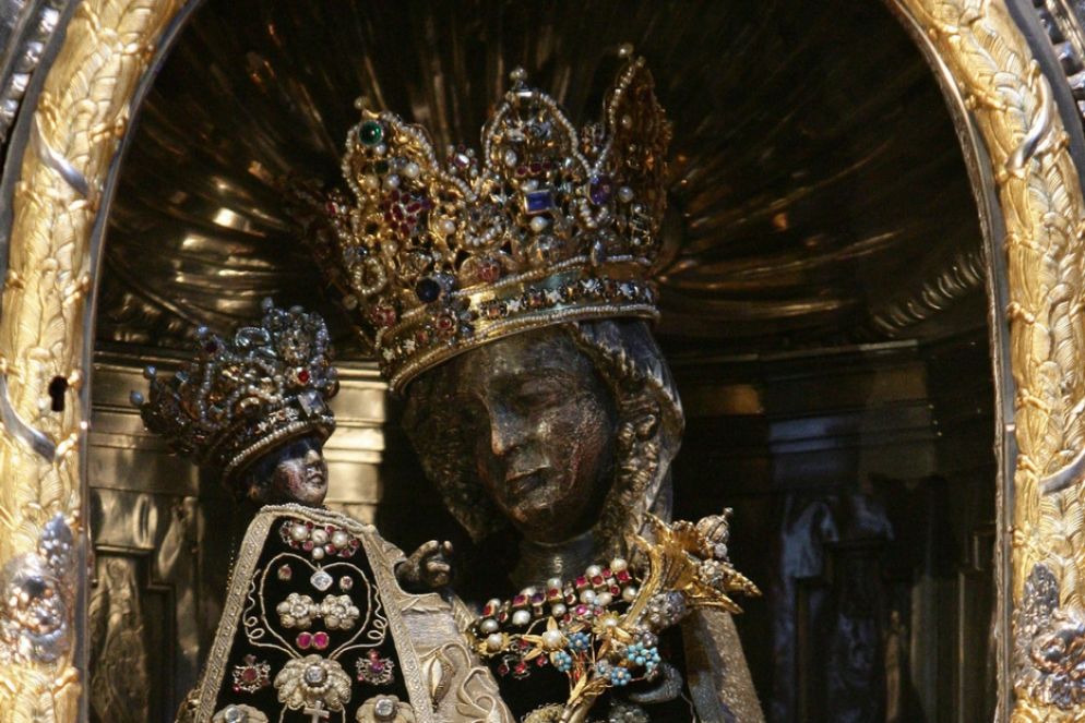 Particolare della statua della Madonna Nera - Foto di archivio