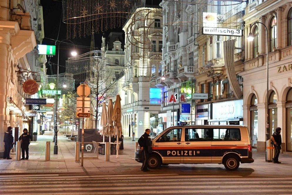 Il centro di Vienna sotto attacco terroristico - Ansa