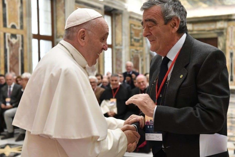 Il professor Mario Primicerio con papa Francesco nell'udienza con la Fondazione Giorgio La Pira nel 2018 - Vatican News