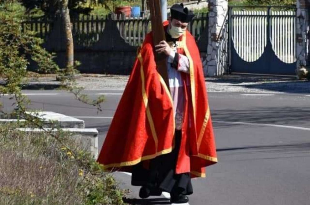 La Via Crucis di don Roberto a Soveria Mannelli - .