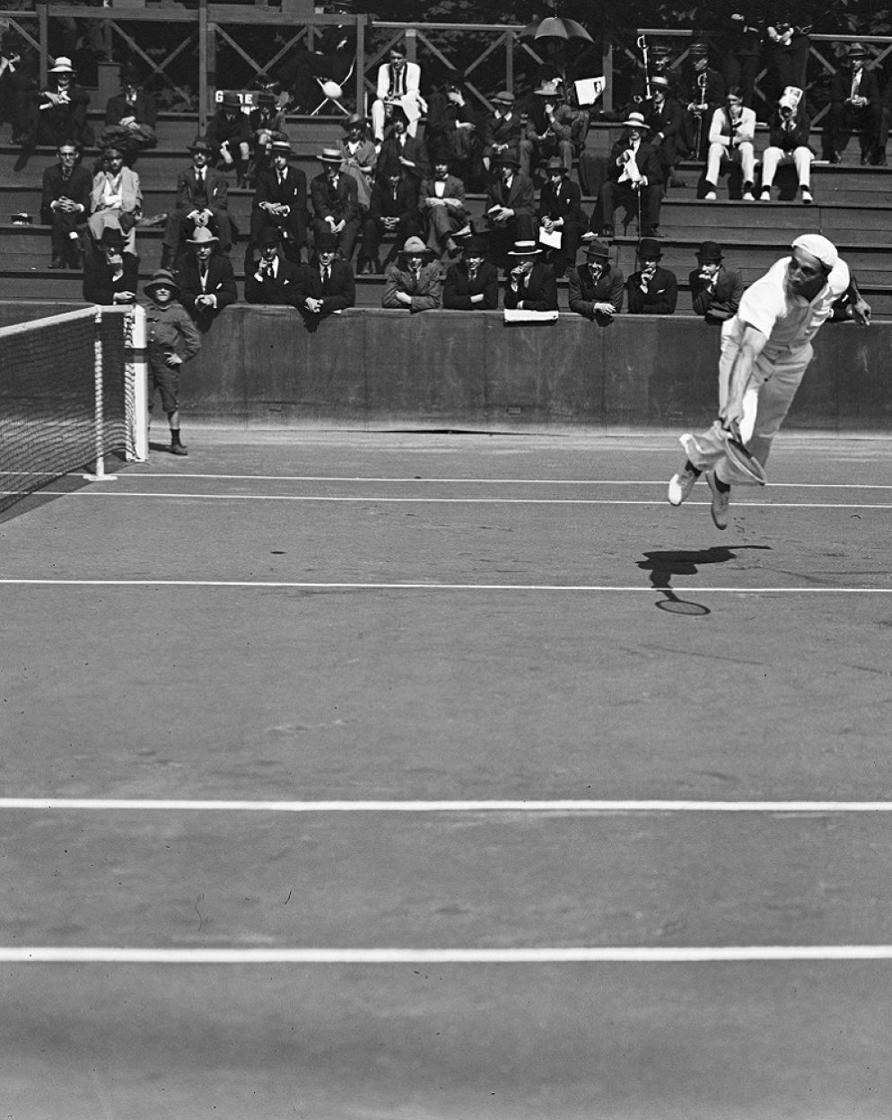 Conte Salm durante la finale dei Campionati del Mondo di tennis, a Parigi, 8 giugno 1914 - Jacques Henri Lartigue © Ministère de la Culture (France), MAP-AAJHL