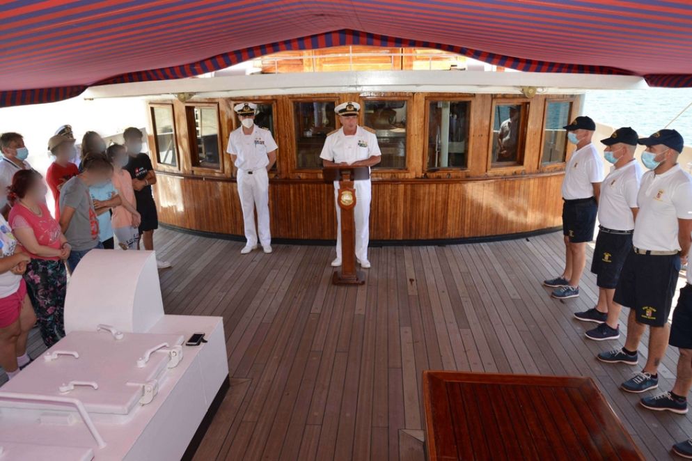 Un momento della cerimonia a La Spezia che ha dato il via alla Campagna di solidarietà 2021 di Nave Italia - Foto Marina Militare