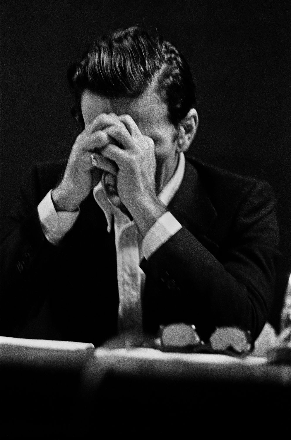 Pier Paolo Pasolini al circolo Turati (foto di Letizia Battaglia, courtesy l'artista)