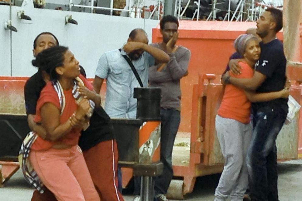 Il dolore dei parenti arrivati in Sicilia, molti anche dall'estero