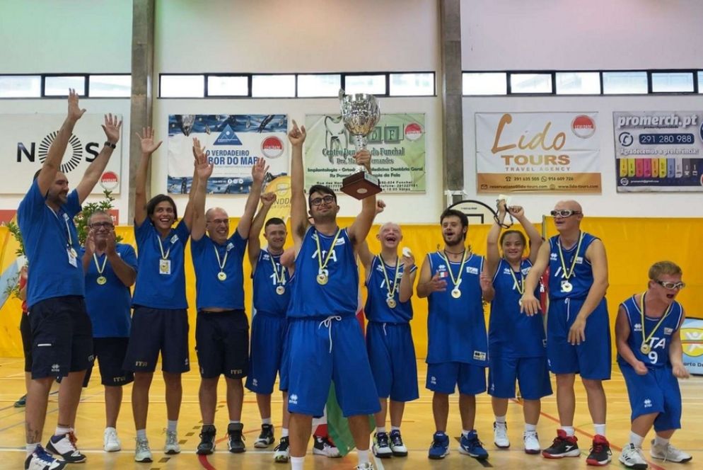 Un’altra impresa sportiva, dopo i successi degli scorsi anni. La Nazionale, infatti – composta da Fabio Tomao, Alessandro Greco, Davide Paulis, Andrea Rebichini, il capitano Alex Cesca, Francesco Leocata, Lorenzo Puliga e Chiara Vingione, unica donna del roster – ha vinto ogni competizione negli ultimi cinque anni: campioni d’Europa nel 2017 e nel 2021 e campioni del mondo nel 2018 e nel 2019. E ora anche nel 2022.