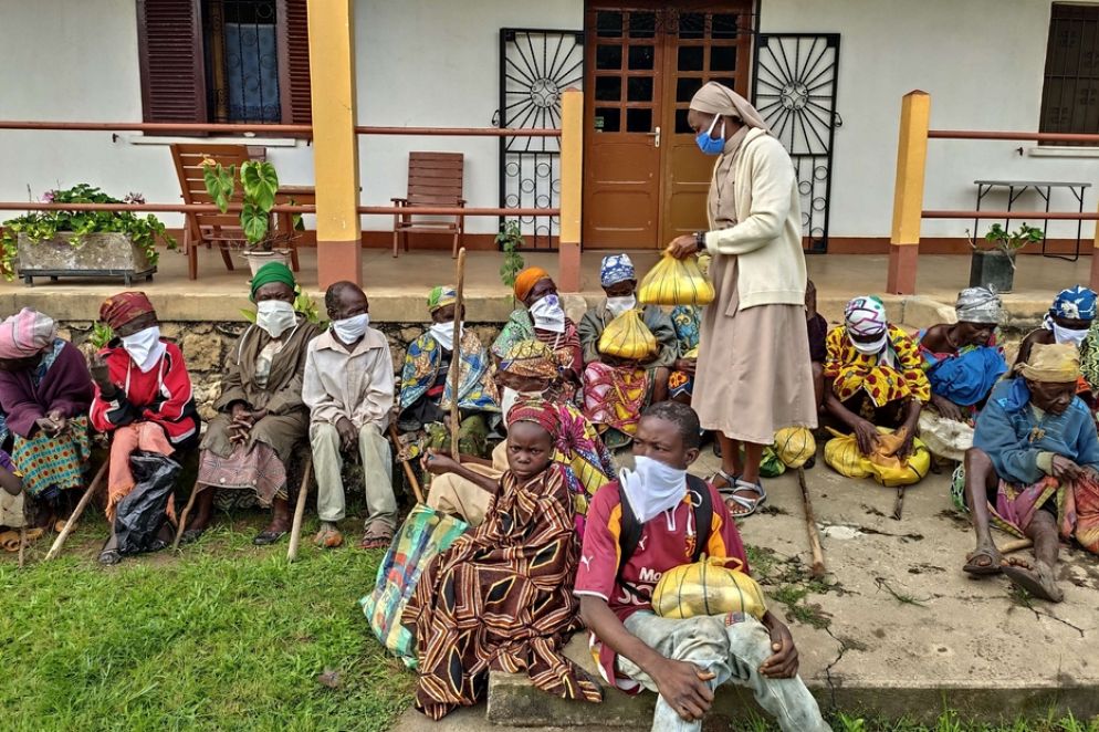 2. Repubblica Centrafricana. A Bocaranga, a Bouar e a Bhong la missione delle Suore della Carità cerca di dare un futuro ai bambini e ragazzi, vittime senza diritti nel martoriato Centrafrica.