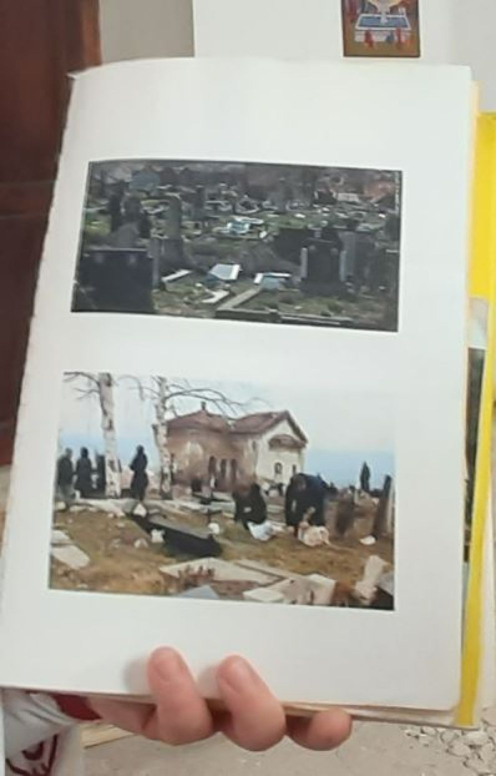 Le foto della devastazione della chiesa ad opera degli albanesi dopo gli scontri del 17 marzo 2004