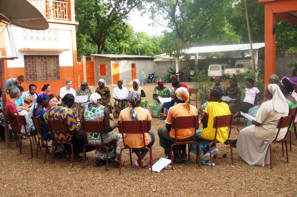 Ciad. Nella Diocesi di Sarh, le Suore sono impegnate a servizio delle giovani che desiderano studiare e crescere nella loro esperienza di fede. Nel “Centro Jeanne Antide” le ragazze in condizioni di vulnerabilità hanno la possibilità di completare gli studi e trovare lavoro.