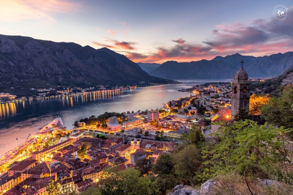 La baia di Kotor sul far della sera