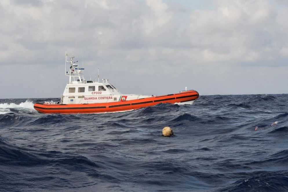 Una boa segna il luogo dove l'imbarcazione si è inabissata