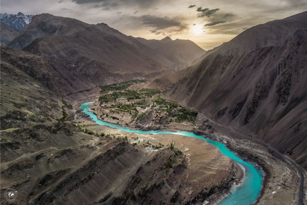 Il fiume Indo che si addentra nella valli del Ladakh