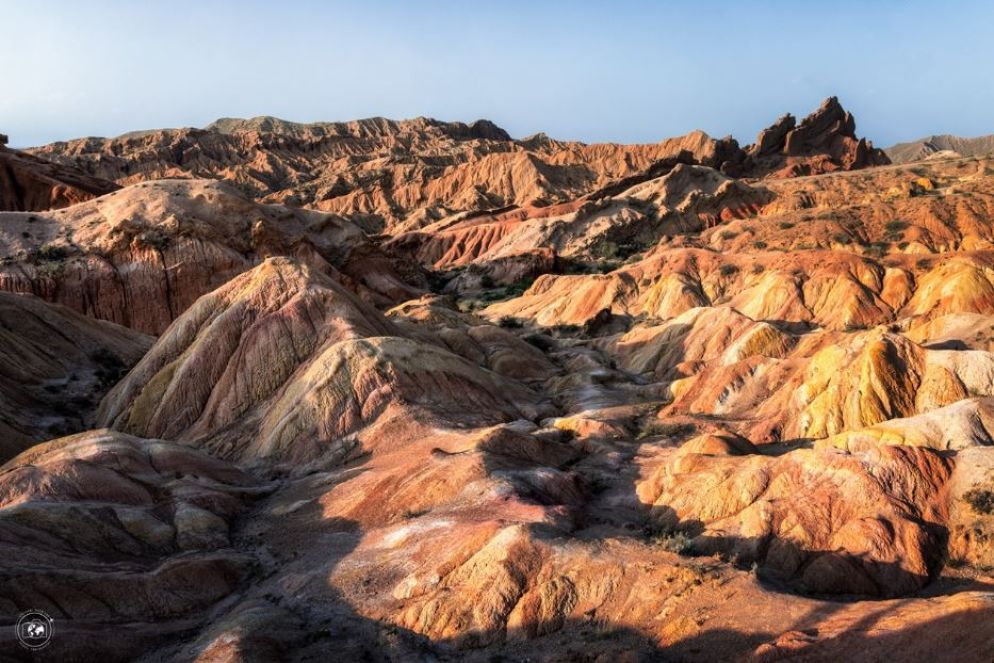 Kirghizistan, il canyon delle favole con i suoi colori sgargianti