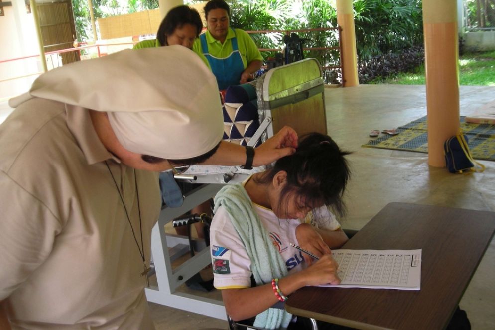 Thailandia. In risposta alle necessità dei più poveri tra i poveri, la Fondazione Thouret ha aperto un centro diurno al servizio dei più fragili, adolescenti e giovani con medio-gravi disabilità.