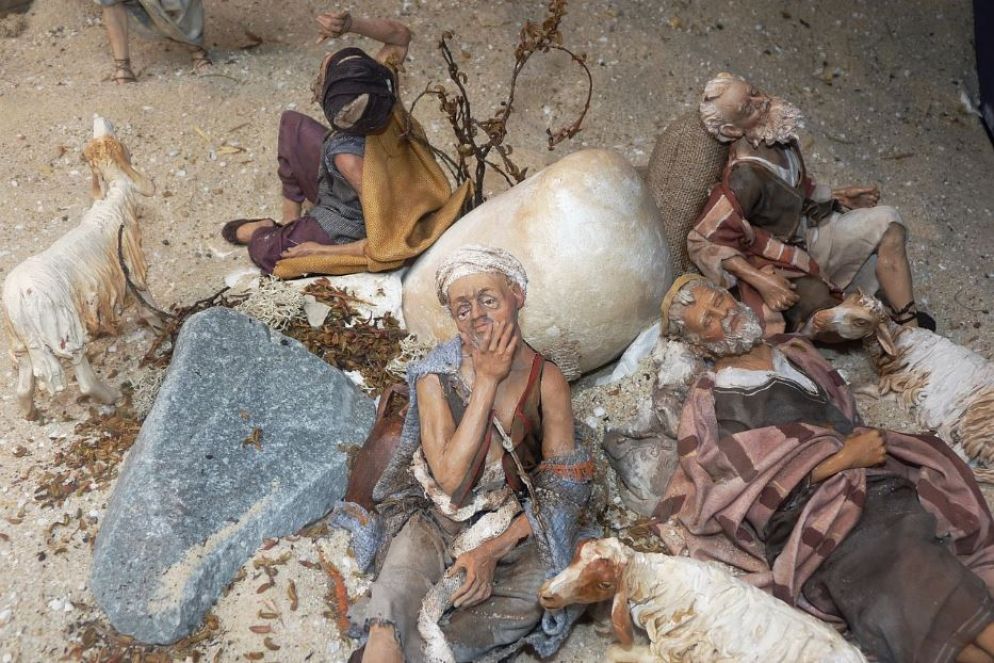 9) Nei secoli la tradizione ha inventato dei nomi propri per  alcuni pastori del presepio. Ne conosci qualcuno?