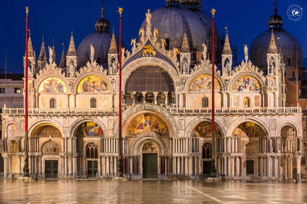 Venezia, la basilica di San Marco di fronte a una piazza vuota