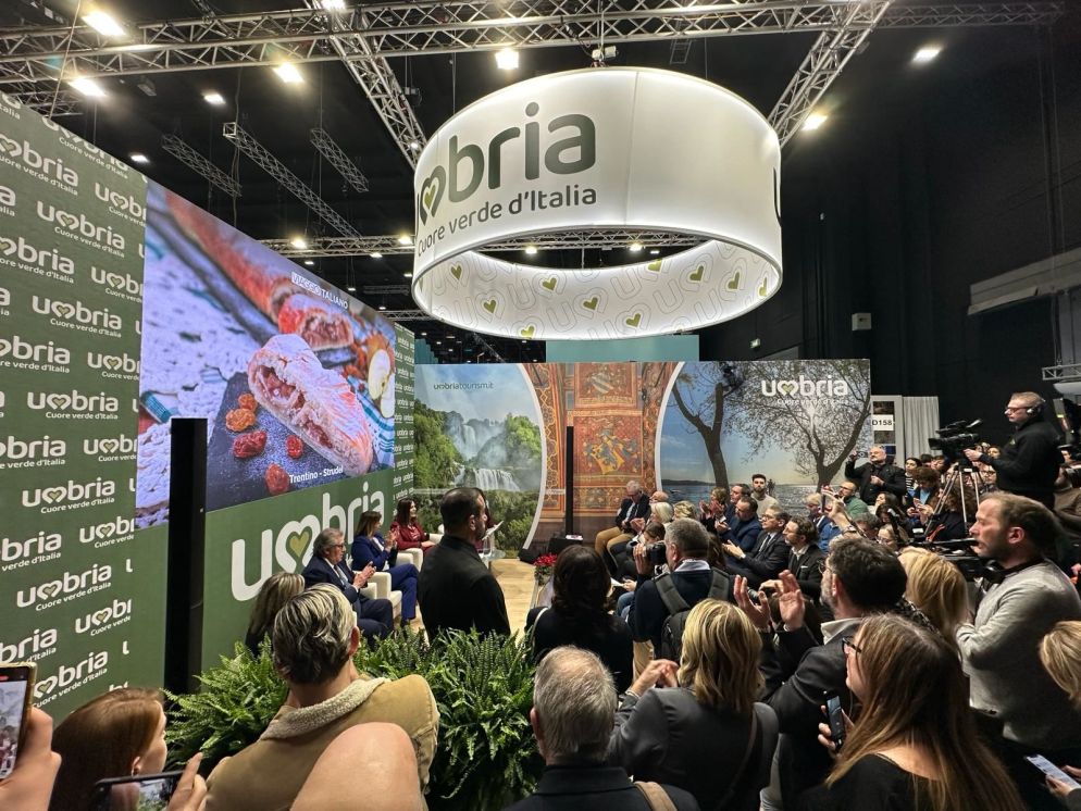 La presentazione di Cammini e Aromi d'Italia in Bit, nello Stand di Regione Umbria, con il ministro del Turismo, Daniela Santanchè