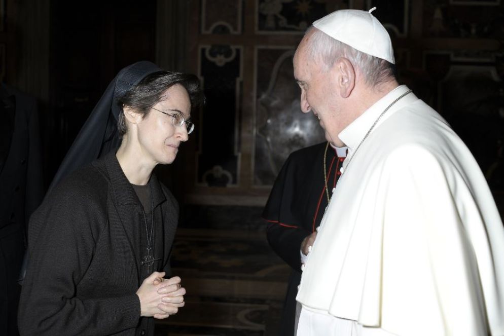 Mai come in questo pontificato il ruolo della donna è stato valorizzato, anche con la nomina di consacrate e laiche anche nella Curia Romana. Ultima in ordine di tempo la nomina di suor Rafaella Petrini a governatore dello Stato della Città del Vaticano